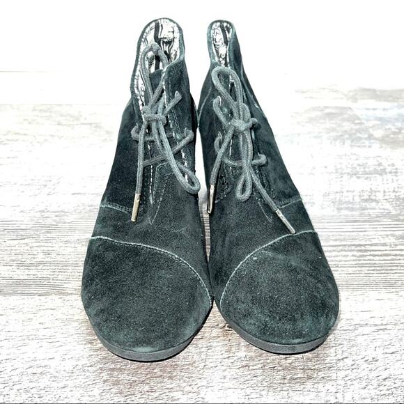 Toms Black suede leather wedged heal lace up ankle boots booties size 10 B84 - Picture 2 of 5